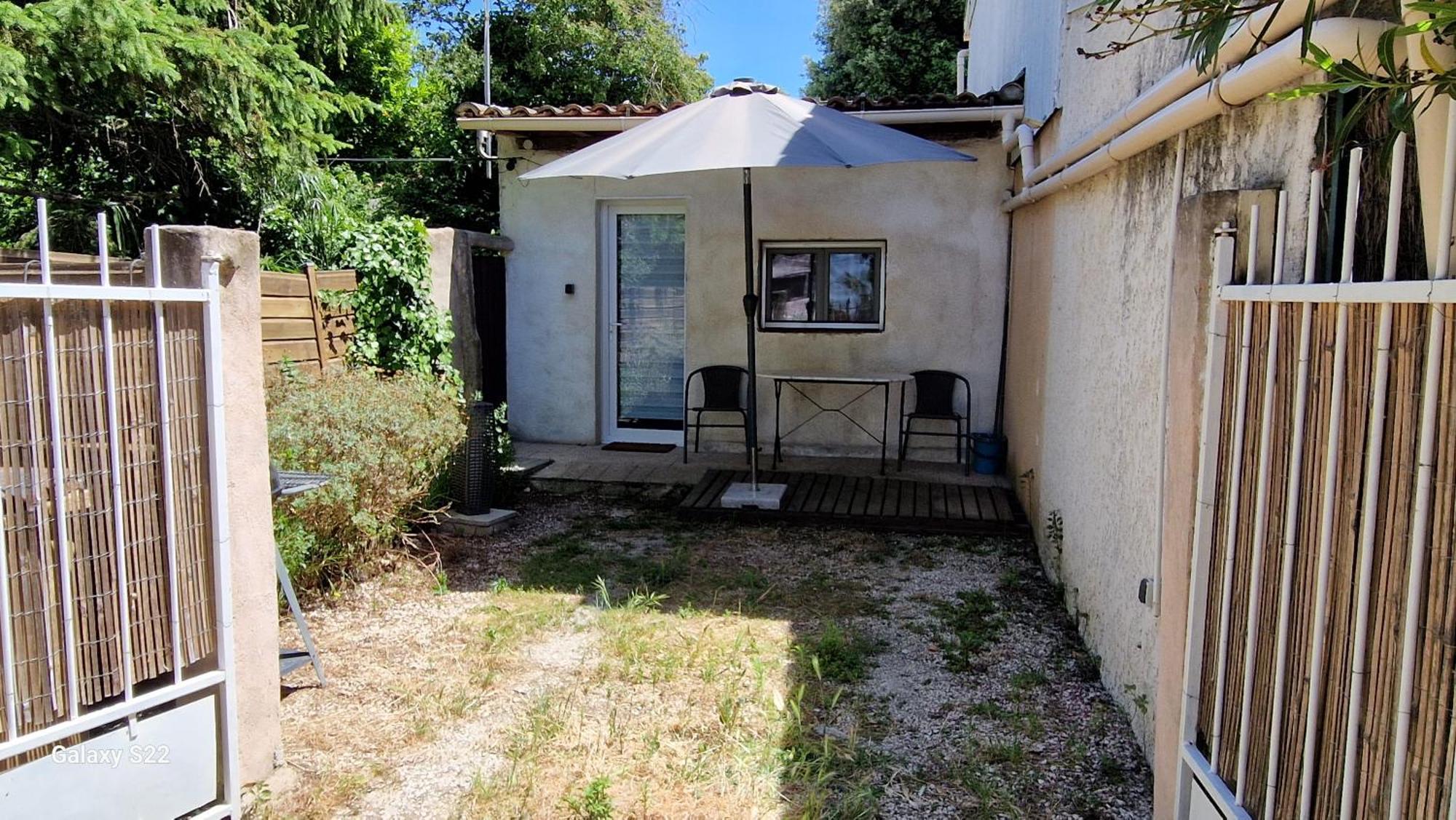 Le Studio Remcam Saint-Mitre-les-Remparts Exteriér fotografie
